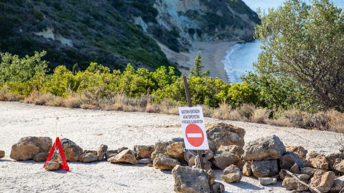 Σύσσωμη η αντιπολίτευση ζητά σύγκληση έκτακτου Δημοτικού Συμβουλίου για την διάνοιξη της παραλίας στο Κορώνι