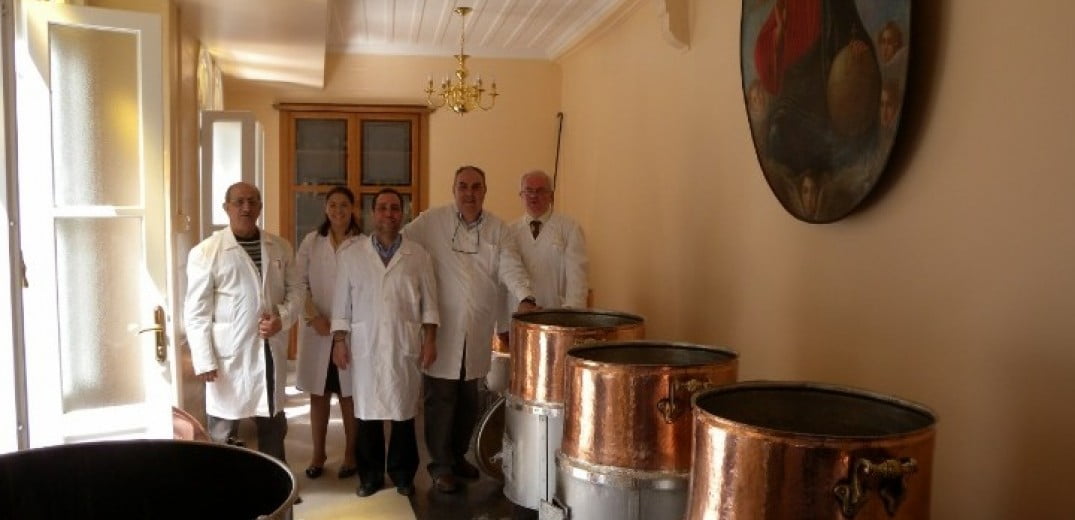Άγιο Μύρο: Παρασκευάζεται στο Φανάρι -Ποια τα υλικά του –Αρχίζει τη Μεγάλη Δευτέρα η έψηση
