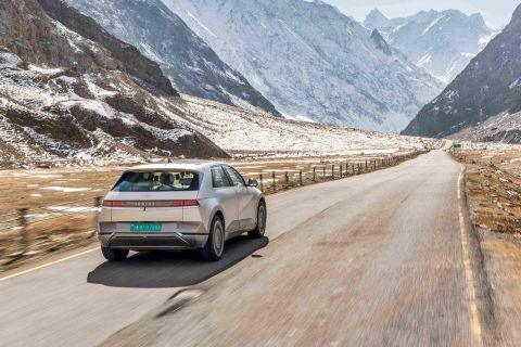 Τι δουλειά είχε το Hyundai Ioniq 5 στους ορεινούς χωματόδρομους και στις λάσπες;