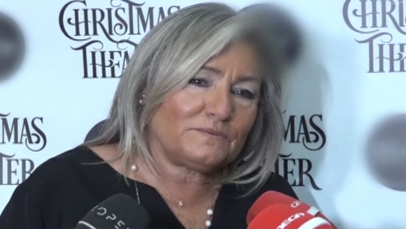 Συγινεί η Λουκίλα Καρρέρ για τον Μίμη Πλέσσα: «Δεν έχω καταλάβει την απώλεια του γιατί κοιμάμαι συνέχεια»