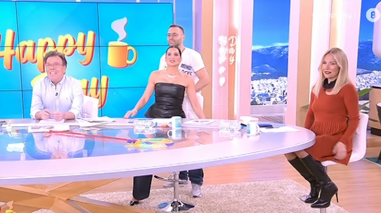 Η Σταματίνα Τσιμτσιλή άργησε να μπει στο πλατό και κάθισε στη θέση του Κώστα Φραγκολιά: «Αν είσαι ωραία και μοιραία, δεν φοβάσαι»