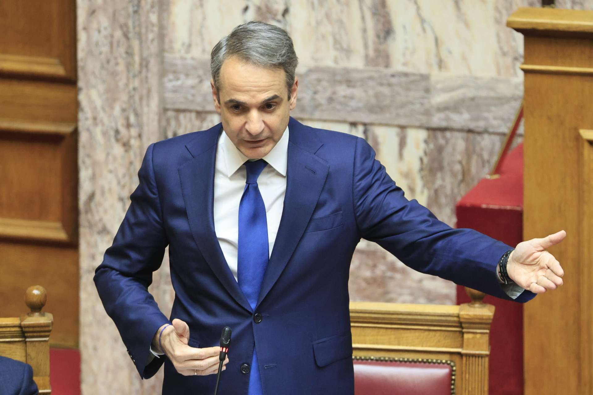 Μητσοτάκης κατά Ανδρουλάκη για την πρόταση μομφής: Ετερόκλητη συμμαχία των προθύμων – Ουρά της Κωνσταντοπούλου και του Χαρίτση