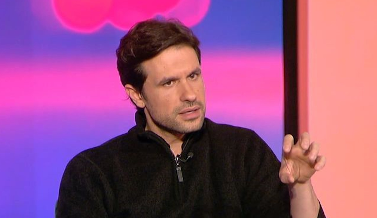 Ορφέας Αυγουστίδης: «Η μαμά μου μού εξηγούσε πως είναι εξαρτημένοι, με βοήθησε να καταλάβω από νωρίς την πραγματικότητα»