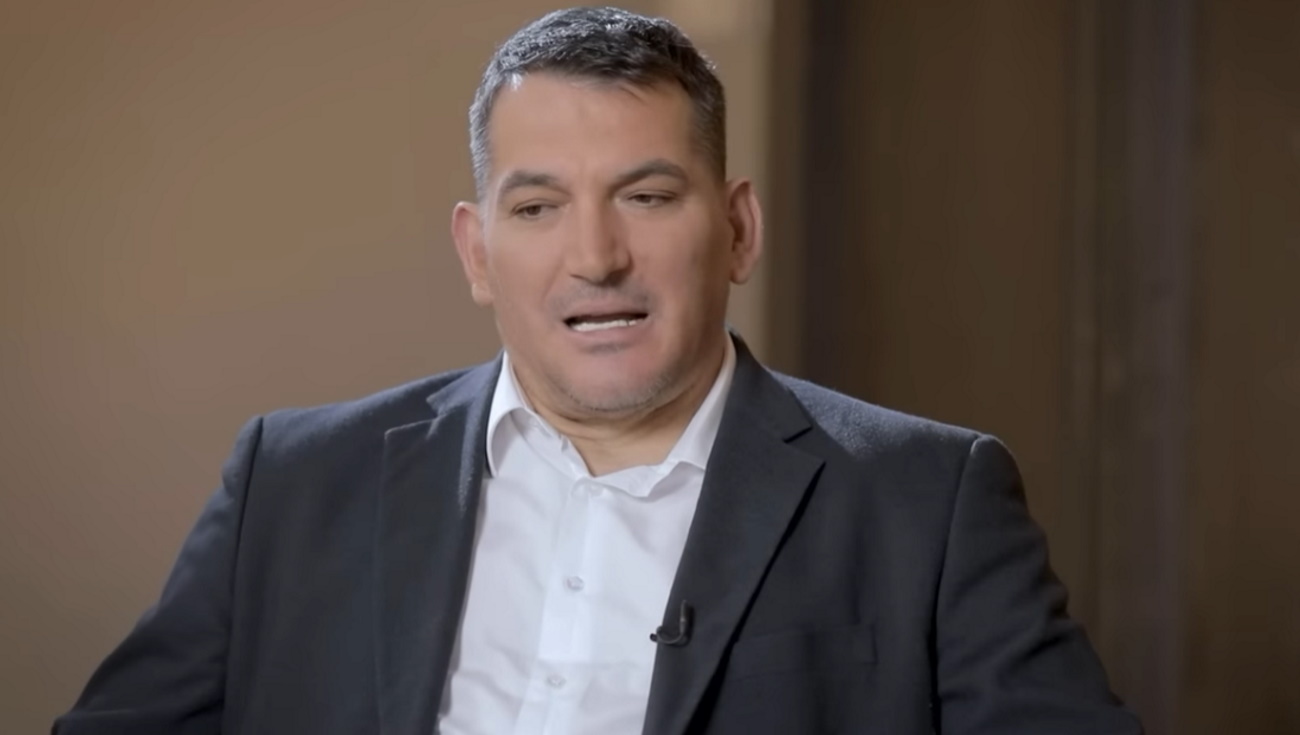 Πύρρος Δήμας: «Στα λεωφορεία κρατιόμουν με τα δυο μου χέρια για να μην φοβούνται τις τσέπες τους, με πείραζε πολύ»