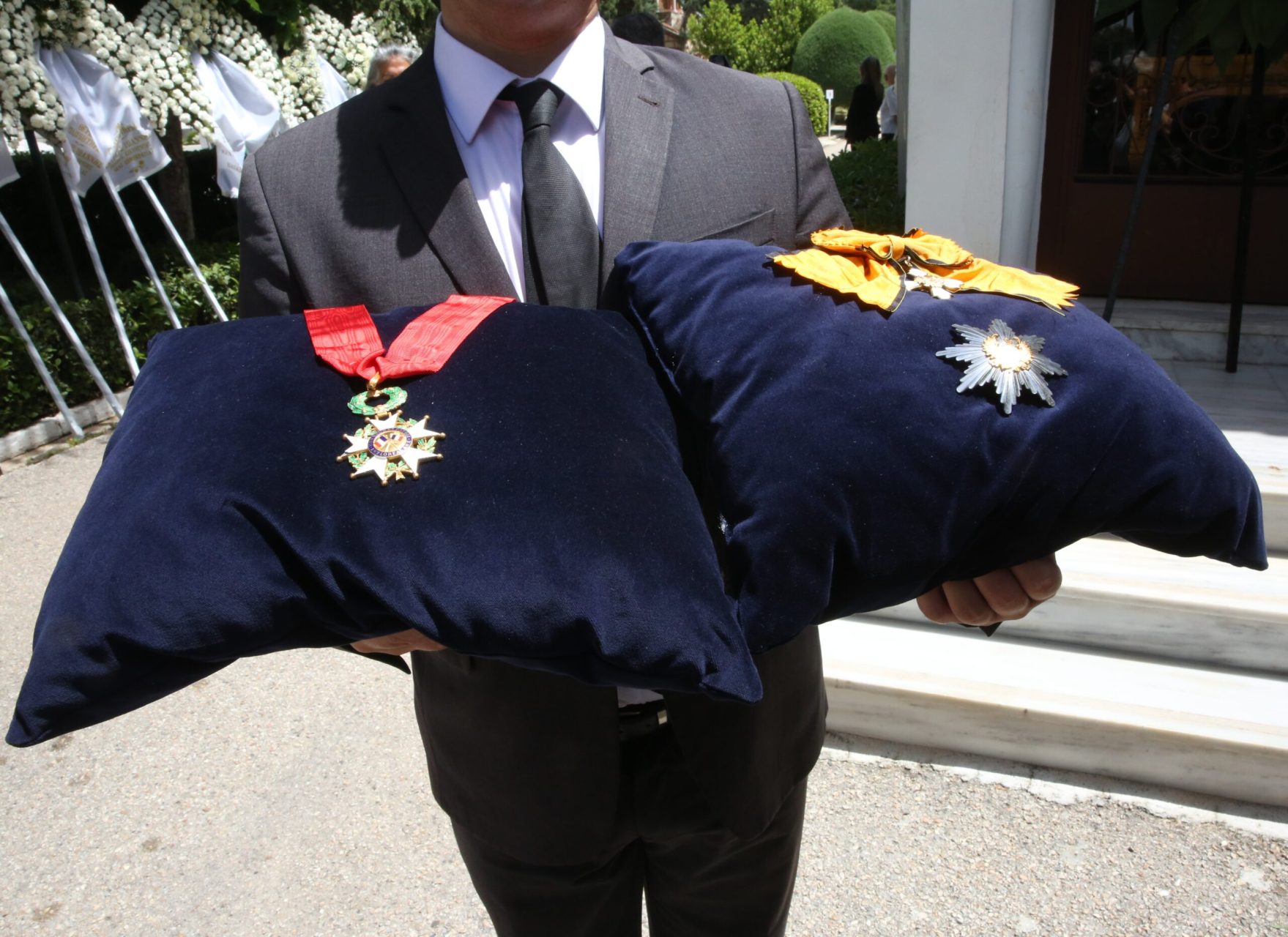 ΚΗΔΕΙΑ ΠΕΤΡΟΥ ΜΟΛΥΒΙΑΤΗ