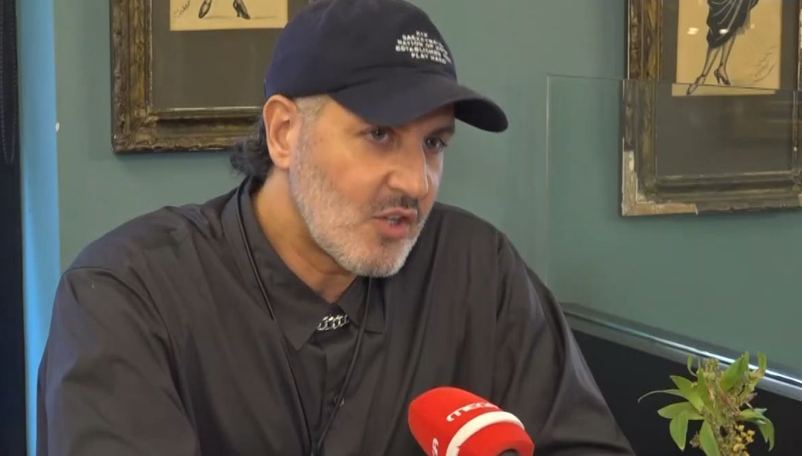 Τάσος Σοφρωνίου: «GNTM χωρίς Βίκυ Καγιά είναι σαν να έρχεσαι στην Ελλάδα και δεν θα δεις μπλε ουρανό και θάλασσα»