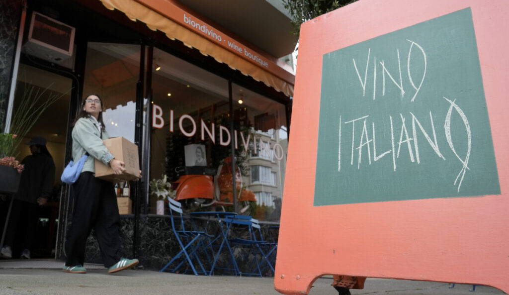 Δασμοί 30% στις εισαγωγές: Στα 2,3 δισ. ευρώ ο «λογαριασμός» για ΗΠΑ και Ιταλία