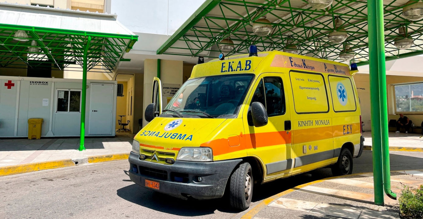 Γυναίκα αυτοπυρπολήθηκε μπροστά από την Αίγλη Ζαππείου