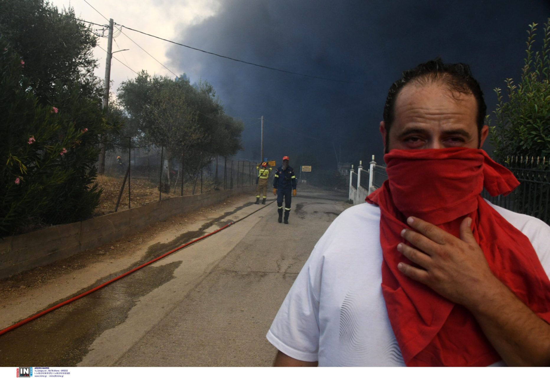 Πυρκαγιές και καπνοί: Τι να κάνουν οι πολίτες για να προστατεύσουν τους πνεύμονές τους – Οδηγίες από τον Θ. Βασιλακόπουλο