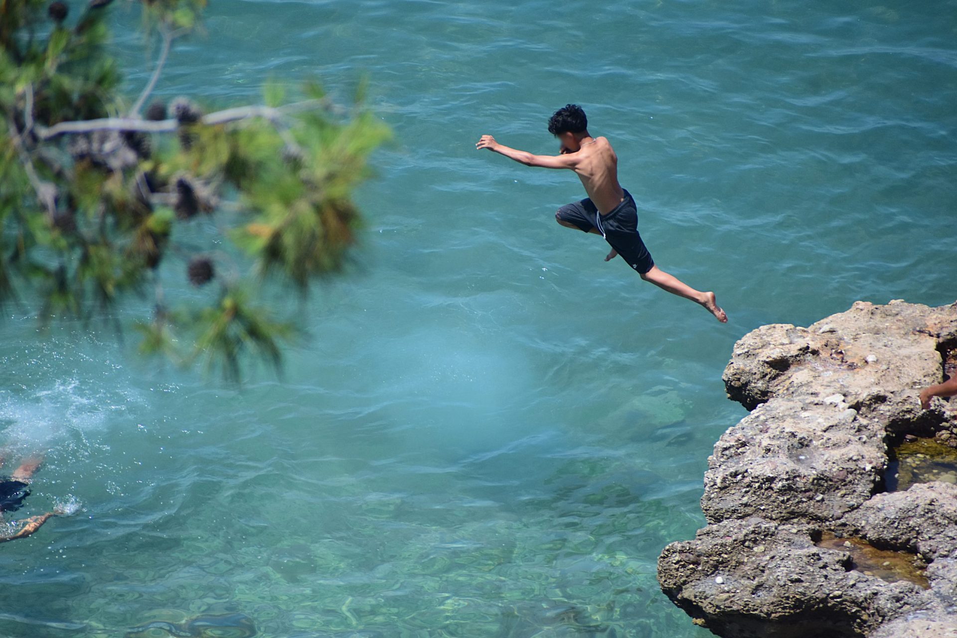 Καιρός: Εξπρές κύμα ζέστης σήμερα – Ποιες περιοχές θα δουν 40άρια, πού θα βρέξει
