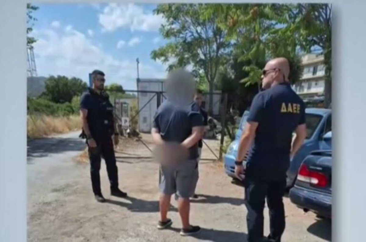 Παλλήνη: Προφυλακιστέος ο δημοτικός υπάλληλος που κατηγορείται για εμπρησμό – «Λάθος άνθρωπο πιάσατε»