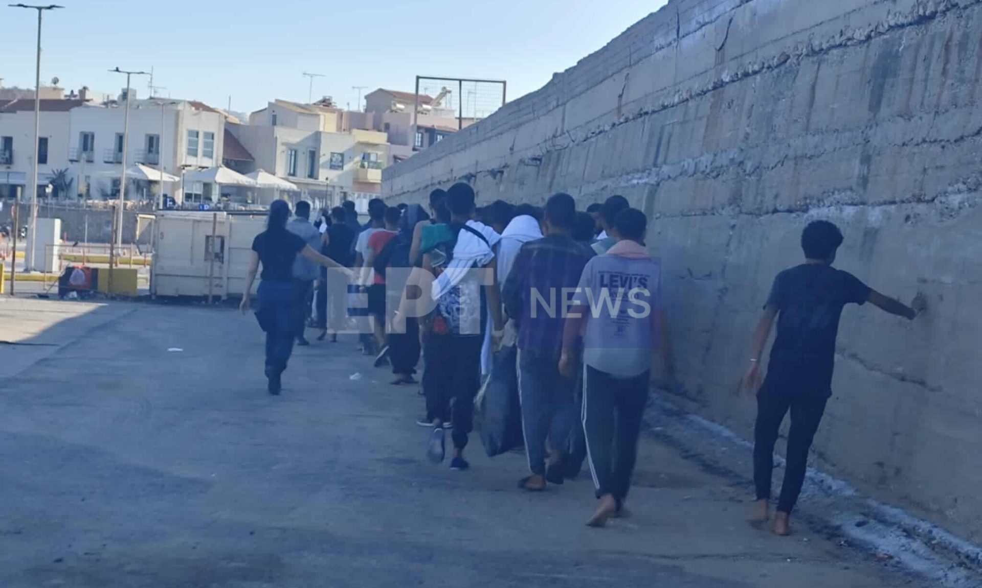 Χανιά: Σύλληψη διακινητή για τους 57 μετανάστες που “βγήκαν” στη Γαύδο